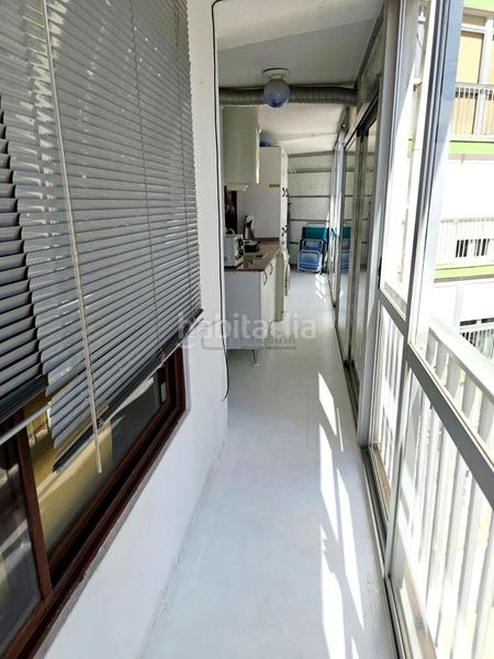 Foto 70c9d093-c6eb-4b21-8491-a9418b6c3343. Piso  de 3 habitaciones con vistas al mar, terrazas y parking comunitario en Benidorm