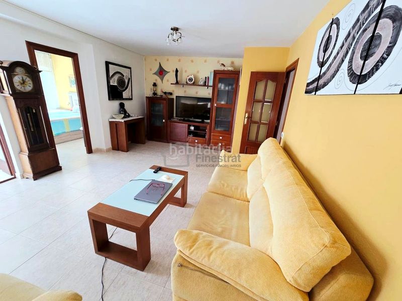 Foto 860e0460-97f0-4f43-93f8-3478a9ba7b11. Piso  de 3 habitaciones con vistas al mar, terrazas y parking comunitario en Benidorm