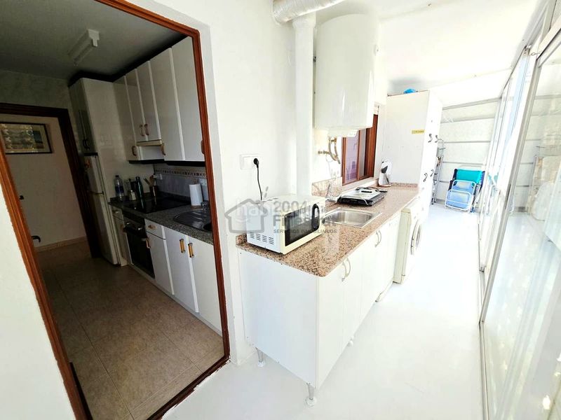 Foto a29959eb-5443-4c18-863a-90859f45465f. Piso  de 3 habitaciones con vistas al mar, terrazas y parking comunitario en Benidorm