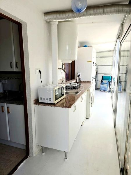 Foto b3b04097-5403-4e4c-9ef1-97c93b3a3a8e. Piso  de 3 habitaciones con vistas al mar, terrazas y parking comunitario en Benidorm