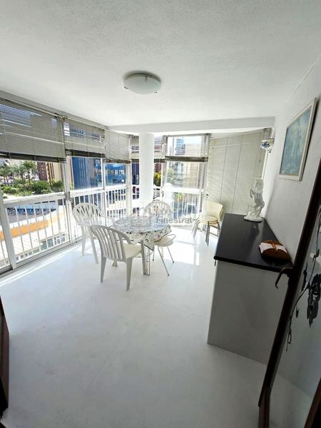 Foto f565026a-5b73-44dd-94ba-e82564797b2b. Piso  de 3 habitaciones con vistas al mar, terrazas y parking comunitario en Benidorm