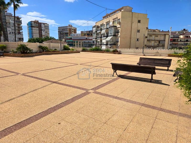 Foto f6805be1-0403-48a5-b38d-59fa5a39d566. Piso  de 3 habitaciones con vistas al mar, terrazas y parking comunitario en Benidorm