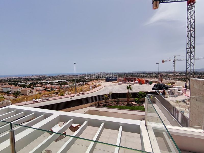 Foto 79f559bb-ec75-40dd-b6b1-433f0c9b8181. Casa adossada 143m<sup>2</sup> amb calefacció aparcament piscina a Mutxamel