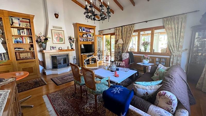 Foto acb01e52-ea28-4924-aee7-73b6b1d3d3a8. Casa a Sierra Helada Benidorm