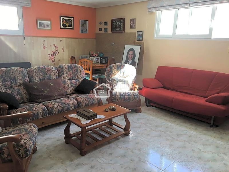 Foto 2f86fefe-4e9d-4e54-8413-8a8e27b45812. Casa amb aparcament piscina a Coloma Nucia (la)