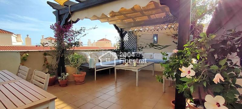 Foto e3ce788c-2961-4d3a-9557-7650013f9781. Dúplex espectacular atico duplex con vistas al mar en villajoyosa. en Vila Joiosa (la)
