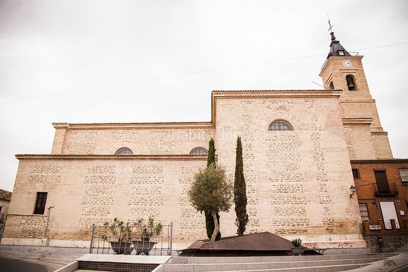 Foto d5ae6a13-acce-4c36-a411-de1c6415c799. Xalet amb xemeneia calefacció aparcament a Los Robles Seseña