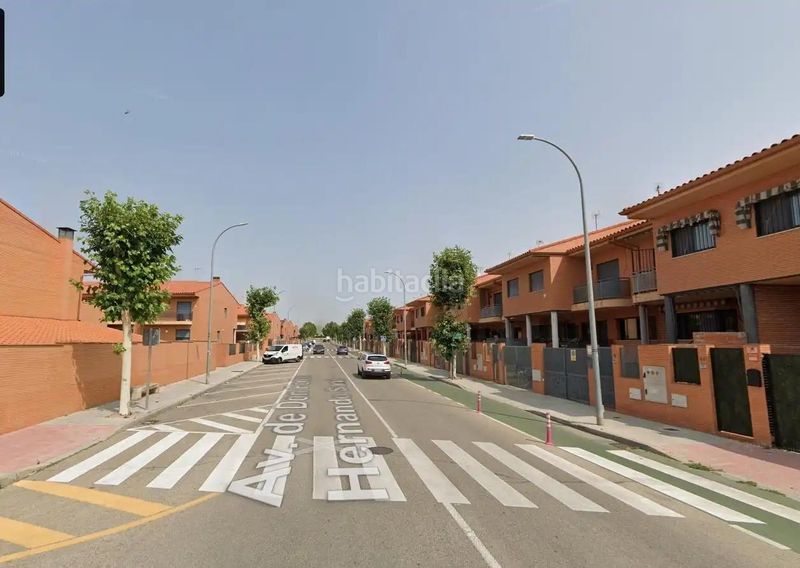 Foto de694495-d03d-4680-98d6-591a7195d399. Xalet amb xemeneia calefacció aparcament a Los Robles Seseña