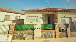 Chalet  Calle rocinante. Chalet pareado con parcela de 375 m² en villamiel de toledo