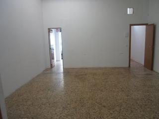 Local commercial à Kalea 1. Gran local en venta