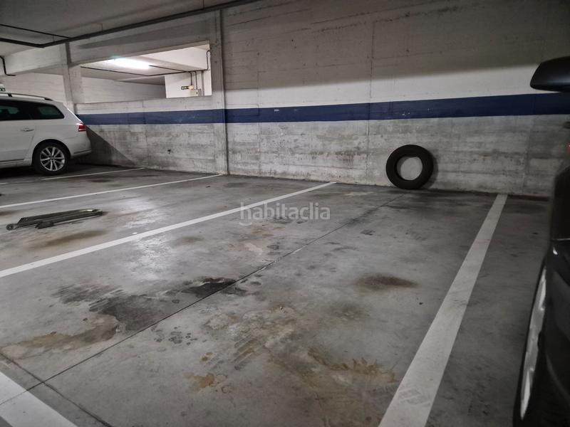 Foto f9a73b18-c1af-4175-abaf-0ec919e486d6. Parking coche en calle lantzeluze 72 magnifica plaza de garaje en venta en Berriozar