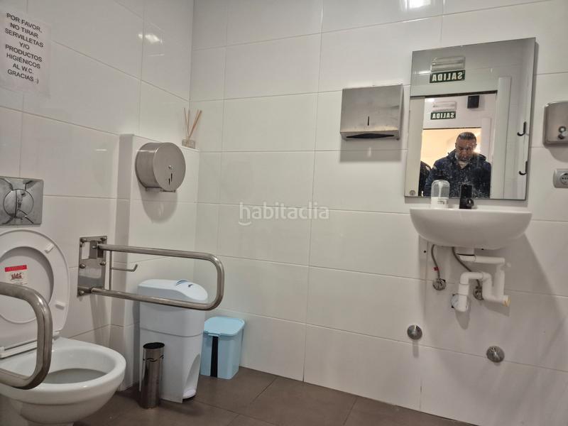 Foto 7f8bf0d8-4f9a-45fc-815a-f90543d4c85e. Local commercial dans calle de hilarión eslava 6 dans Pamplona / Iruña