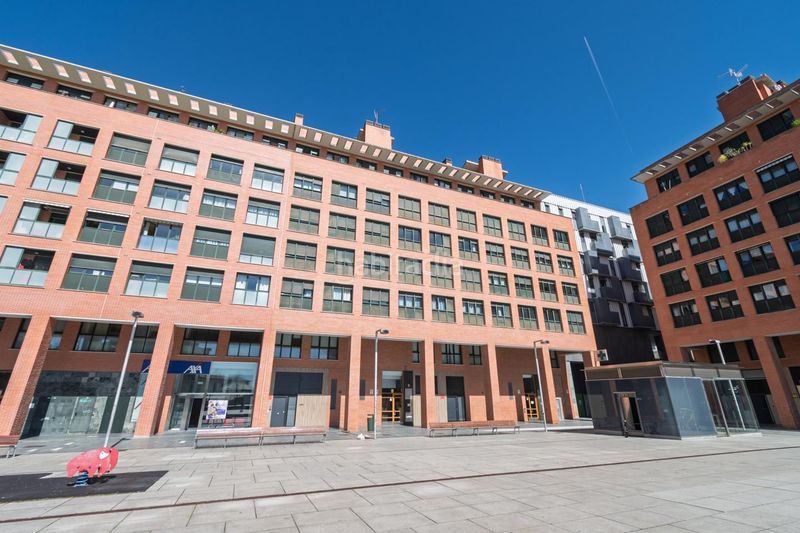 Foto 1e0ef6ff-c33d-4aa2-8feb-42d44d40eb78. Piso  de tres dormitorios en plaza felisa munárriz en Pamplona / Iruña