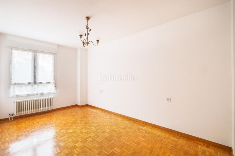 Foto 0d7d89b4-a86e-4b9b-8b78-3d8e983e327d. Pis amb calefacció aparcament a Burlada