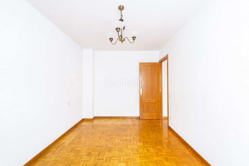 Foto e1e5ca7a-d18a-43b6-8c01-fc82eef0b12b. Pis amb calefacció aparcament a Burlada