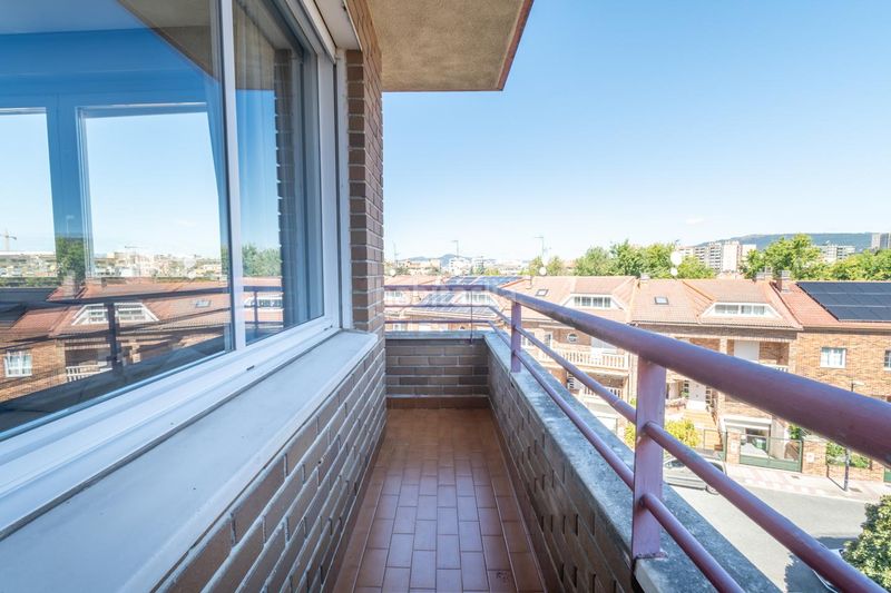 Foto 0d5d5e98-0317-46f8-9abe-466e4cef5532. Rent flat with heating parking in Barañáin / Barañain