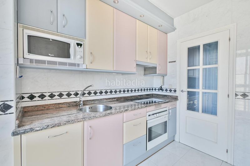 Foto 5e4fea19-90a4-43e6-b52b-615e7f89fcf9. Rent flat with heating parking in Barañáin / Barañain