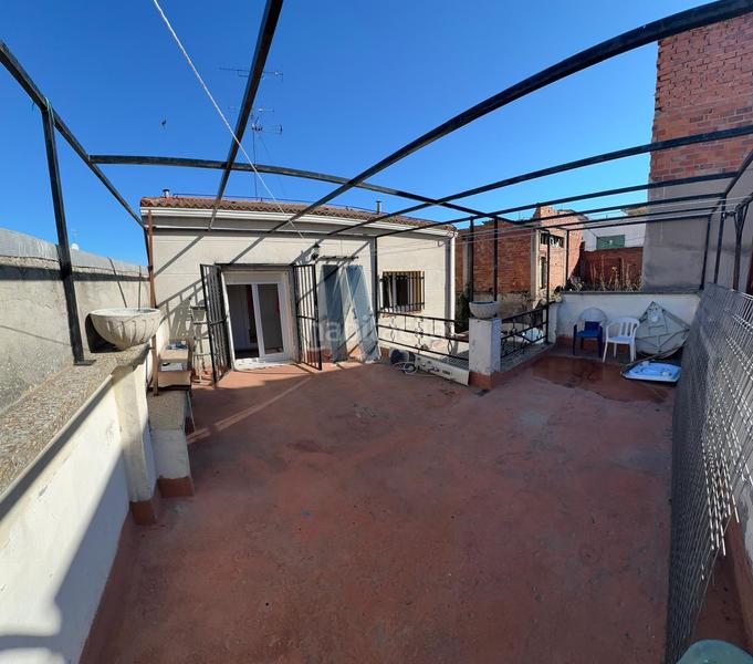 Foto 85ef4db8-ac4c-4ae7-a029-fcf1275312ba. Casa aparellada a Las Flores Valladolid