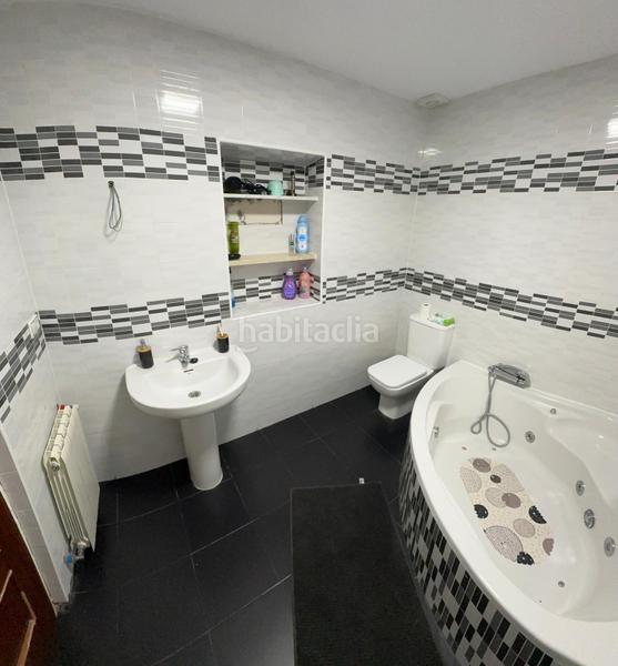 Foto 85651662-e824-41a3-a3ab-d5e43f614ebf. Maison jumelée dans Las Flores Valladolid