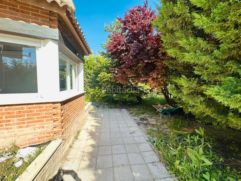 Foto adecaaff-0238-4cbd-a800-9231683e8360. Chalet en calle río miño 81 en Aldeamayor de San Martín