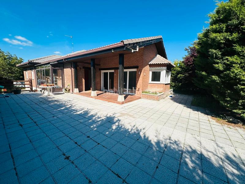 Foto e36d58f7-7ad5-4813-b3ee-7be6c0c842bd. Chalet en calle río miño 81 en Aldeamayor de San Martín