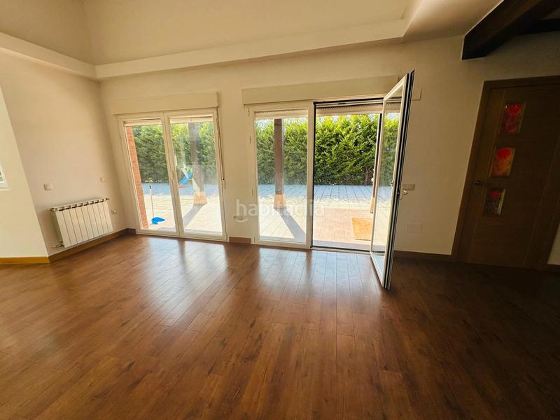 Foto fd2bac82-52aa-4704-a225-2416a62bc0a7. Chalet en calle río miño 81 en Aldeamayor de San Martín