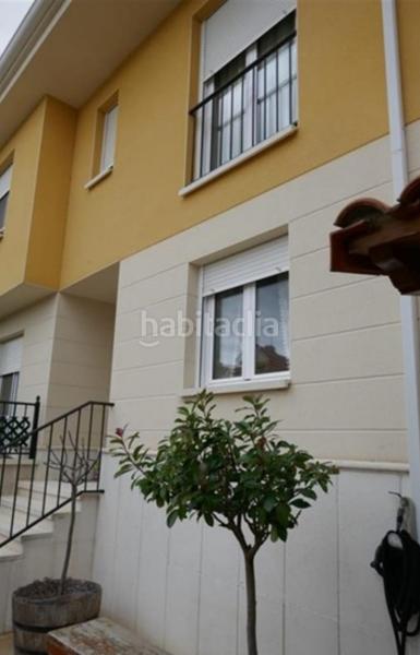 Foto 4c53d68c-8b8e-4a2c-8342-9e39646903fb. Chalet con riscaldamento parcheggio in Fuensaldaña