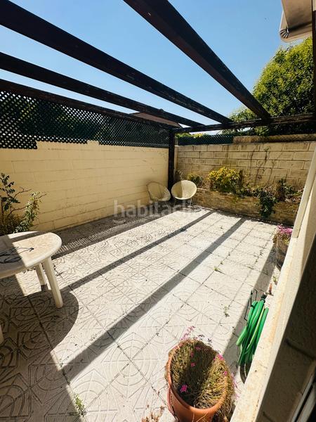 Foto 89940650-30af-4736-87a2-09bad3a3b89e. Chalet con riscaldamento parcheggio in Fuensaldaña