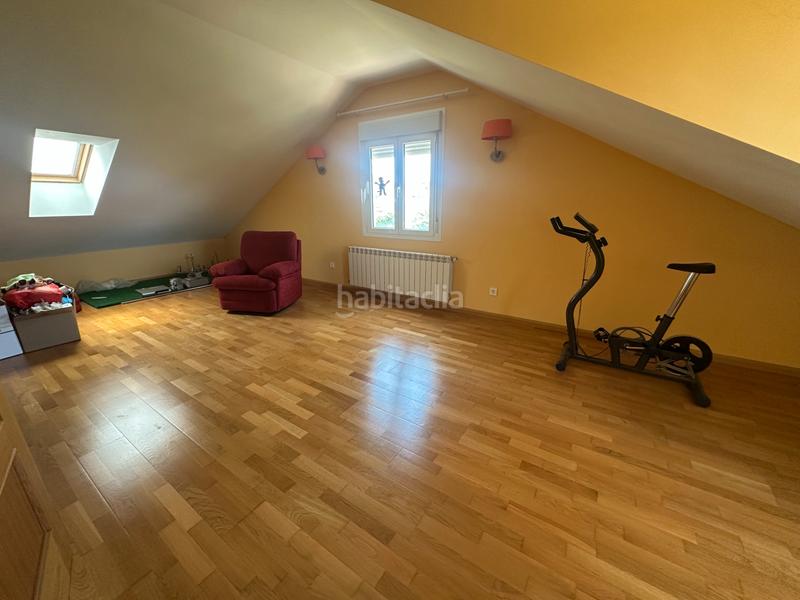 Foto 8bcf9722-88da-4429-92f6-b66a506611be. Chalet con riscaldamento parcheggio in Fuensaldaña