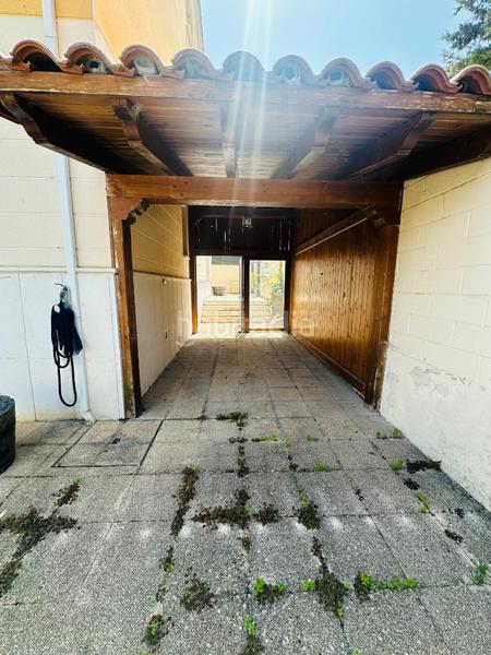 Foto c2823270-5eb7-4305-9c49-d82a26596306. Chalet con riscaldamento parcheggio in Fuensaldaña