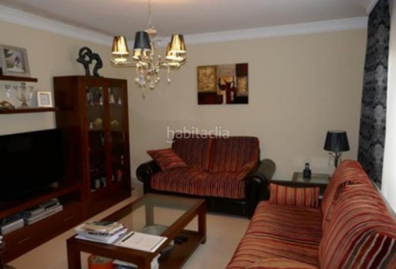 Foto d69fcf82-a111-40fe-a377-16a95dec8be7. Chalet con riscaldamento parcheggio in Fuensaldaña