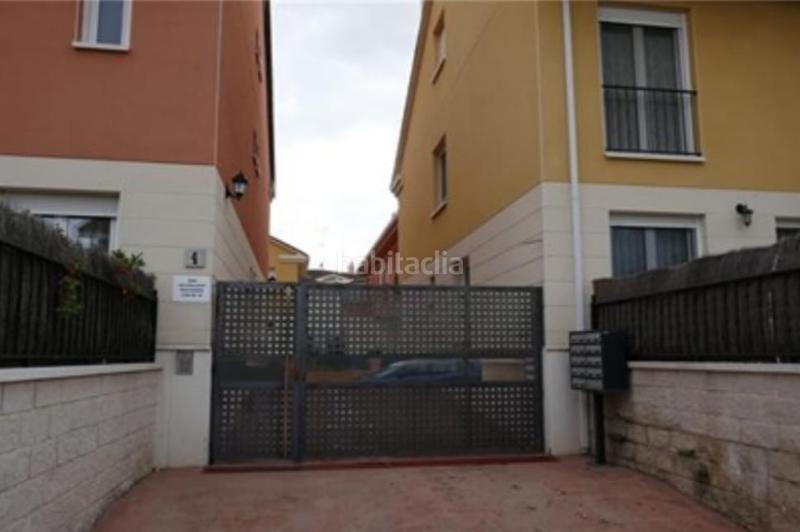 Foto e3b5a4c7-e7a4-4768-9ea9-97332c8cf096. Chalet con riscaldamento parcheggio in Fuensaldaña