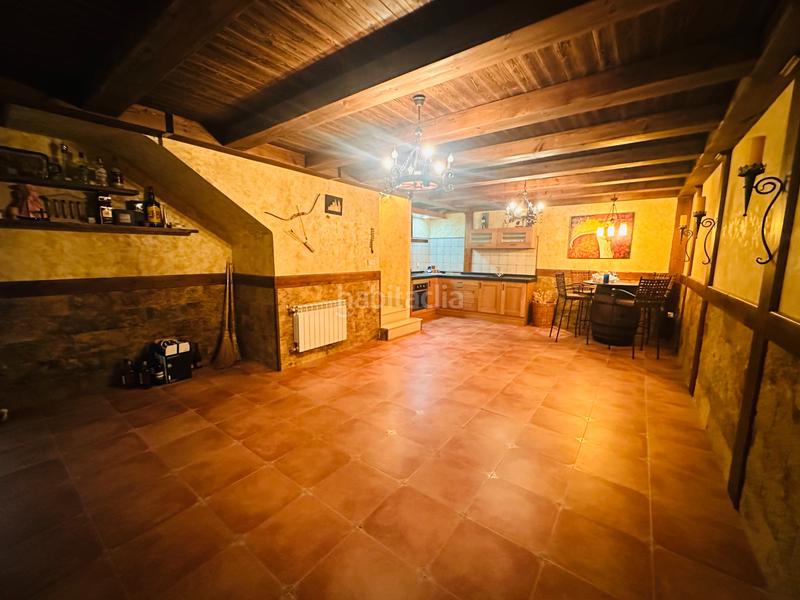 Foto f8a6a08c-62e4-41db-8ffc-a1f9cff7c65f. Chalet con riscaldamento parcheggio in Fuensaldaña