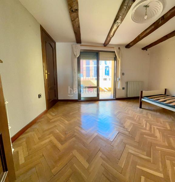 Foto f03b3693-8151-4f78-af4d-4178868e18f0. Casa in calle iglesia 17 in Zaratán