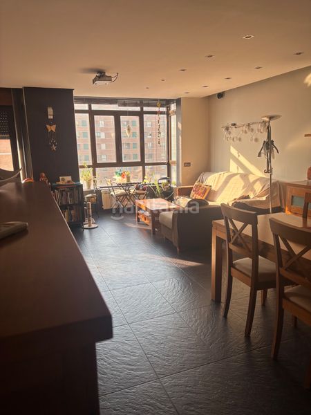 Foto f692a919-4526-4337-9153-86da20244b33. Pis amb calefacció aparcament piscina a Parquesol Valladolid