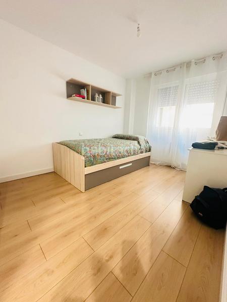 Foto 78f3799b-7369-4e4c-81aa-dc24562ac959. Appartement dans calle juan garcía hortelano 28 dans Valladolid