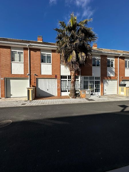 Foto 8da812f7-7848-4d63-ba78-76da75d50865. Casa adosada en Cistérniga