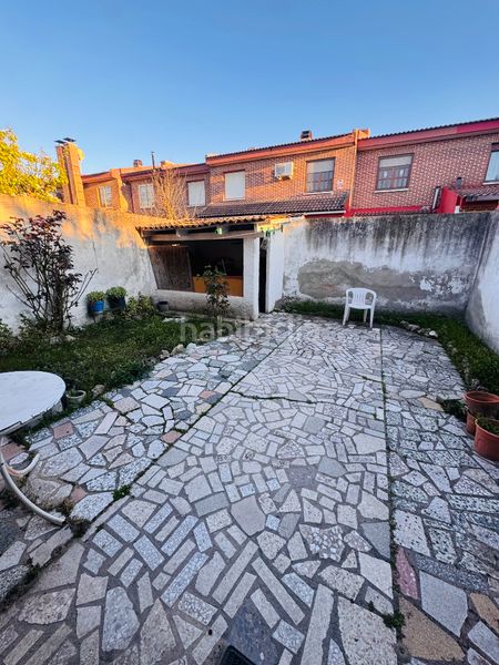 Foto 59747ad3-0224-4708-8088-9438ee388180. Casa adossada amb xemeneia calefacció aparcament a Laguna de Duero