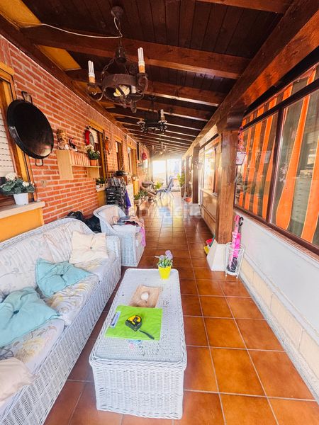 Foto 0938710d-3203-418c-9dbc-f7d4e7ed53d0. Chalet avec cheminée chauffage parking piscine dans Tudela de Duero