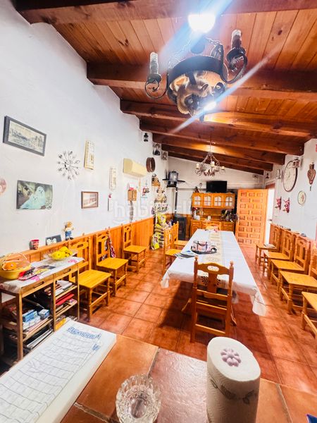 Foto be929807-a7bd-419e-9dd2-09d563eab2a0. Chalet avec cheminée chauffage parking piscine dans Tudela de Duero