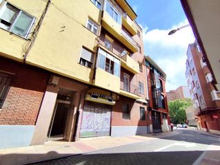 Appartement  Prado. En venta piso de 3hb para e.v. calle prado,  clínico y facultade