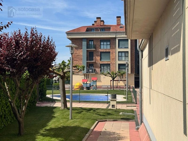 Foto 6e331fa4-3087-4756-ac18-42412900a0e5. Casa adossada amb calefacció aparcament piscina a Cistérniga