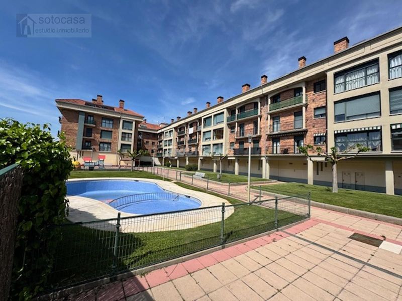 Foto 98bd4de1-2769-4ed7-981a-779a697e4c3e. Casa adossada amb calefacció aparcament piscina a Cistérniga
