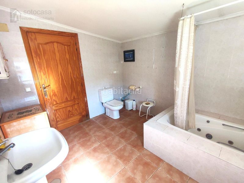 Foto 5c917677-8ca8-4713-84bf-93a4c22c2826. Xalet amb calefacció aparcament piscina a Traspinedo