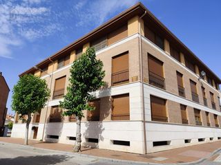 Flat  De la cruz. Piso para e.v. olmedo con garaje y trastero
