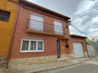 Casa a schiera  Calzada. Chalet en venta para e.v. esguevillas