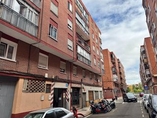 Pis  Tordo. Piso c tordo. ascensor. 3 dorm. a reformar.