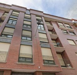 Piso  Hermanitas de la cruz. Amplio piso 3hb para e.v. con 2 garajes