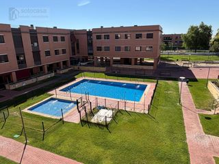 Pis a Cervantes 37. Preciosa vivienda con piscina