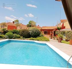 Xalet  Mina. Se vende casa con parcela para entrar a vivir